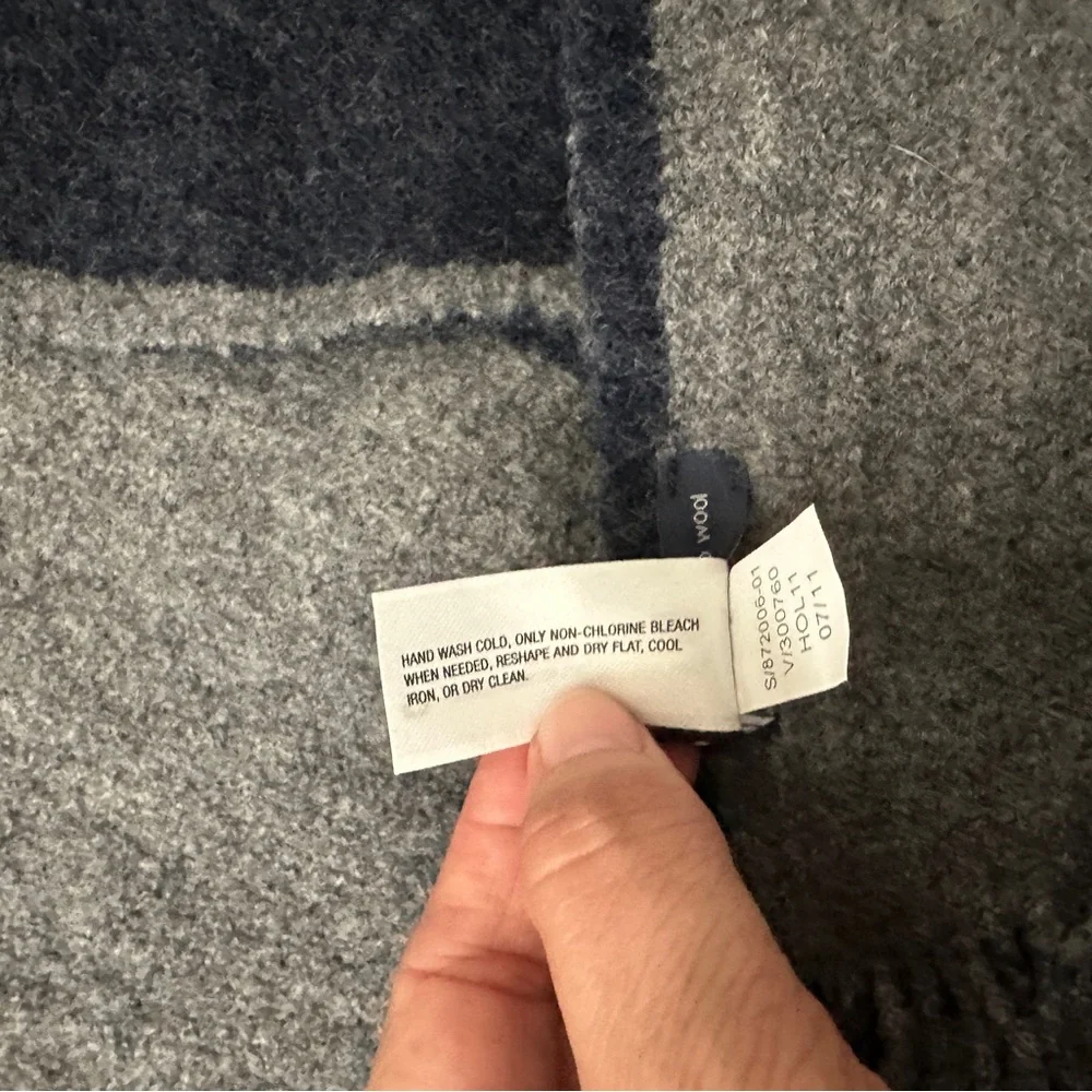 Gap wool scarf navy & gray two tone colored